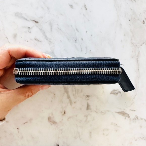 CHANEL Lambskin Quilted CC Chevron Coin Purse with Zipper (Navy) - Picture 5 of 15